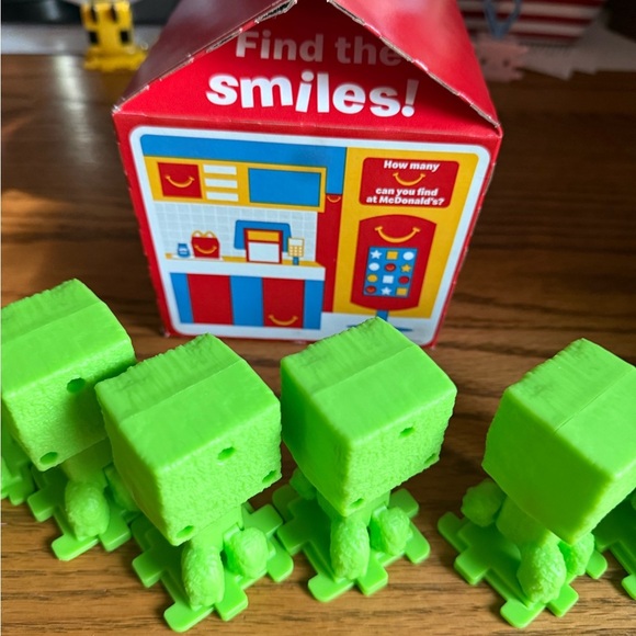 Minecraft Creeper Green Block Character Toy 7-Piece Set - Picture 9 of 9